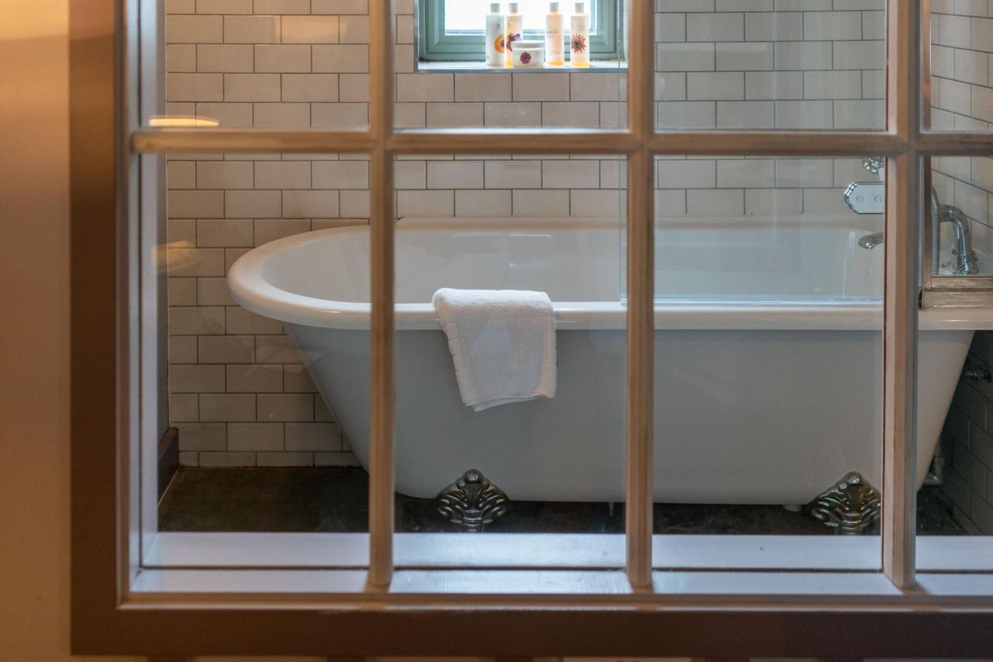 The Welldiggers Arms Bed and Breakfast Petworth Eksteriør billede