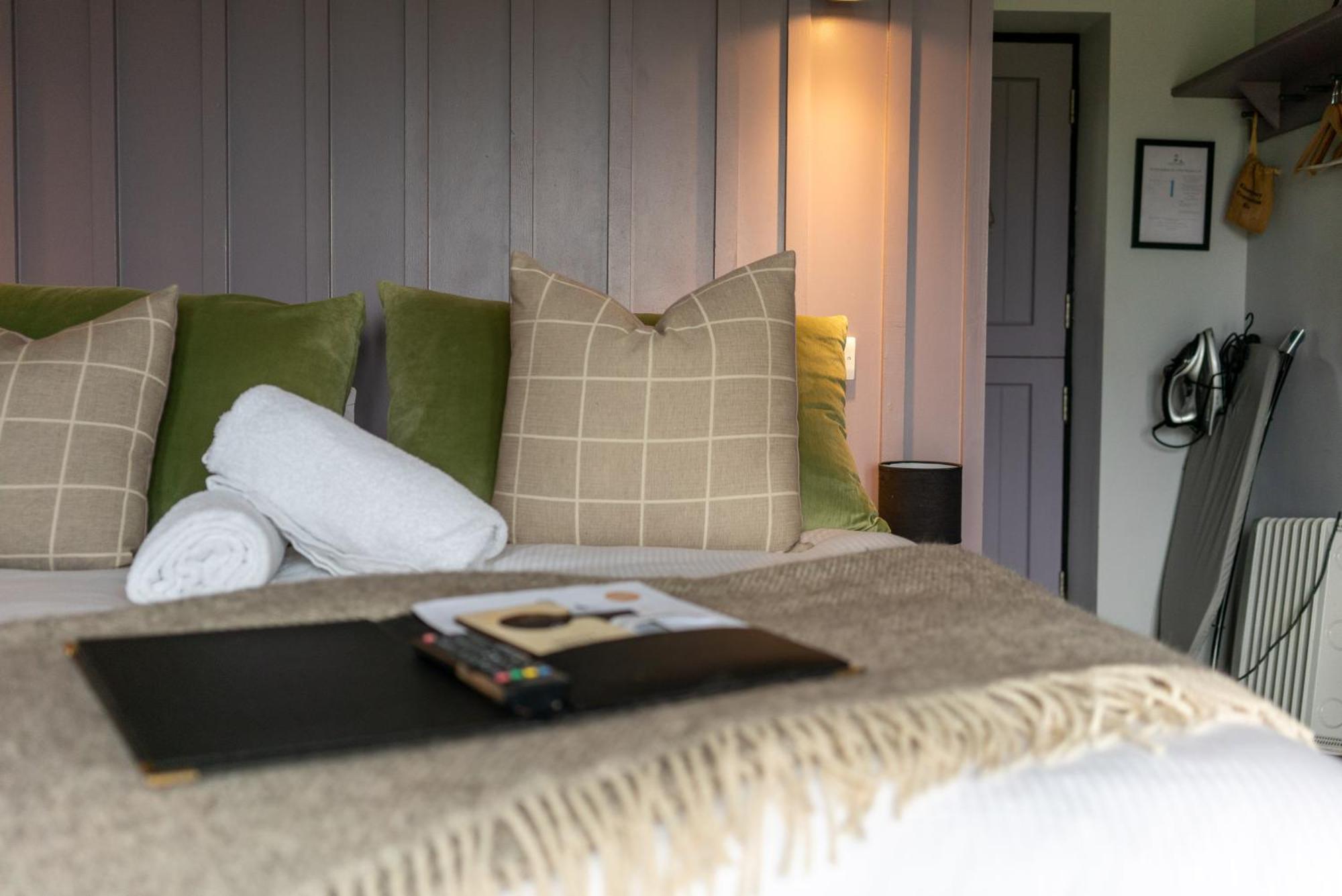The Welldiggers Arms Bed and Breakfast Petworth Eksteriør billede